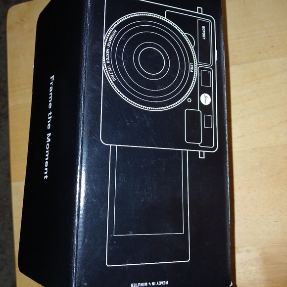 LEICA Sofort Instant Film Camera 2753 - Picture 14 of 16